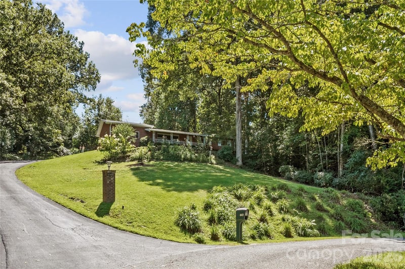 106 Holly Ln, Brevard, NC 28712