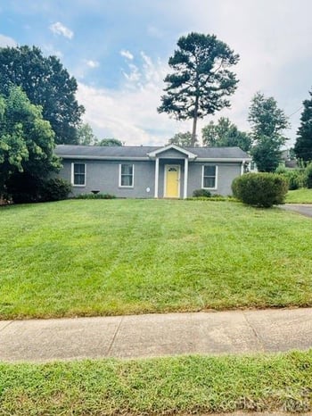 812 Capps Hill Mine Rd, Charlotte, NC 28216