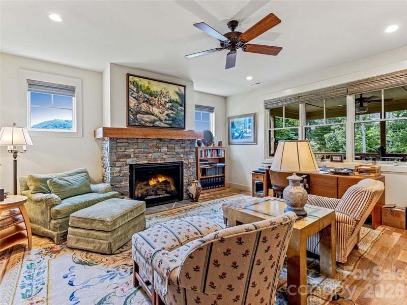 37 Ashe Park Cir, Asheville, NC 28806