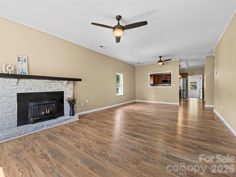 43 Avery St, Waynesville, NC 28786