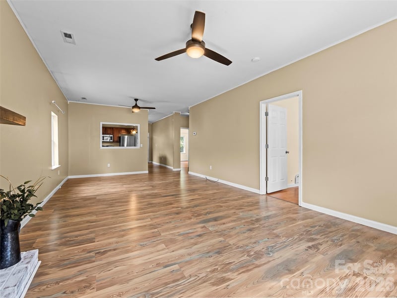 43 Avery St, Waynesville, NC 28786