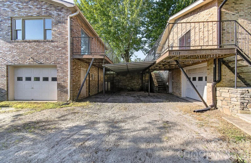 1371 Jackson Loop Rd, Flat Rock, NC 28731