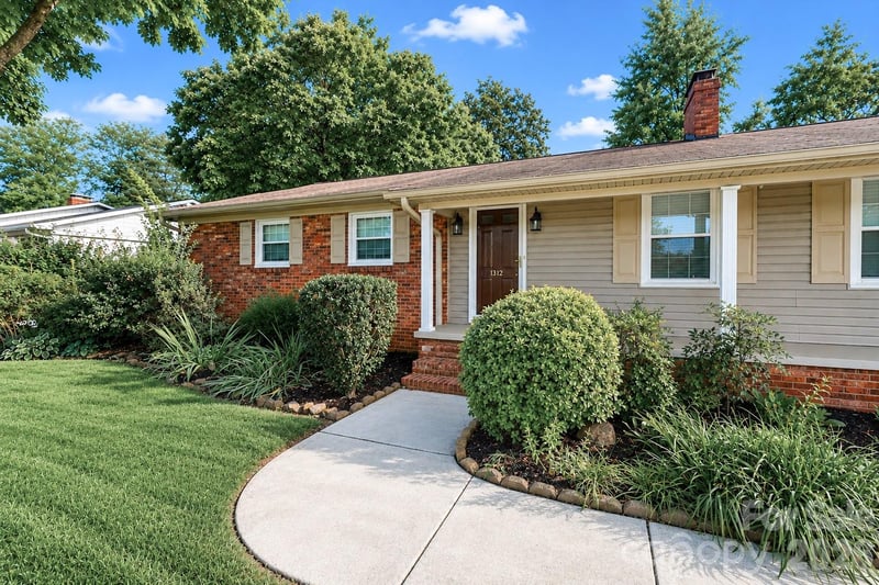 1412 Mount Vernon Ave, Statesville, NC 28677