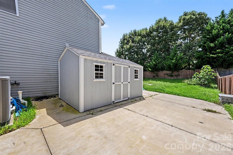 2122 Gillette Dr, Clover, SC 29710