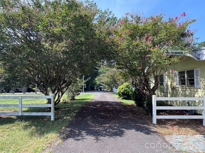 100 Dallas St, Huntersville, NC 28078