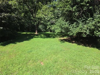 2925 4th Street Dr NE, Hickory, NC 28601
