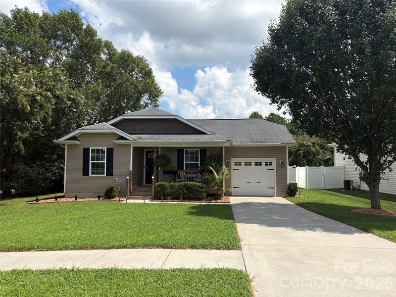 128 Mallory Tai Dr, Lincolnton, NC 28092