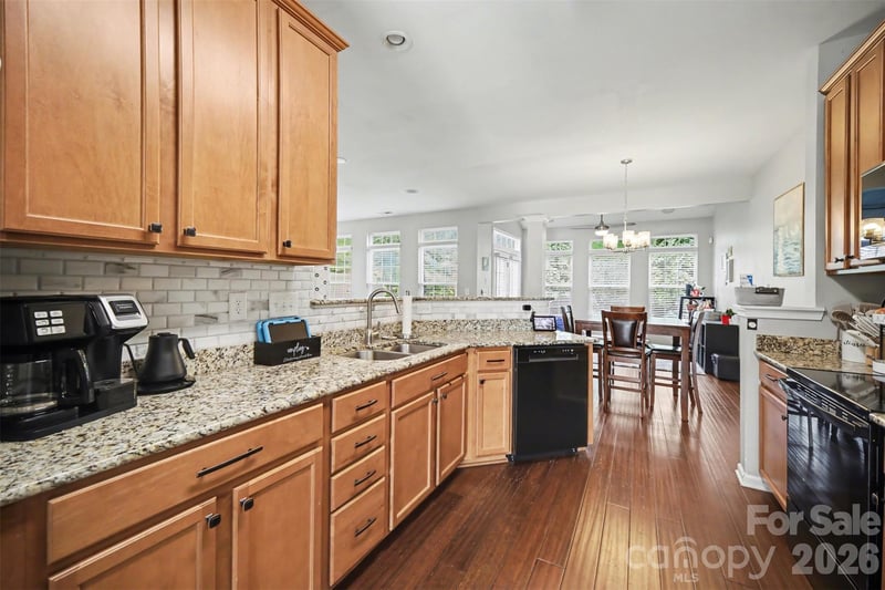 5705 Mossdale Ln, Charlotte, NC 28278
