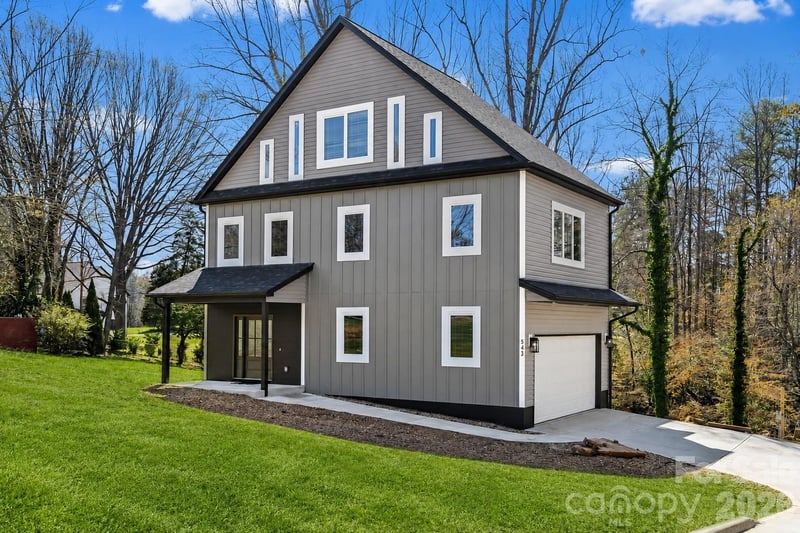 543 30th Ave NW, Hickory, NC 28601