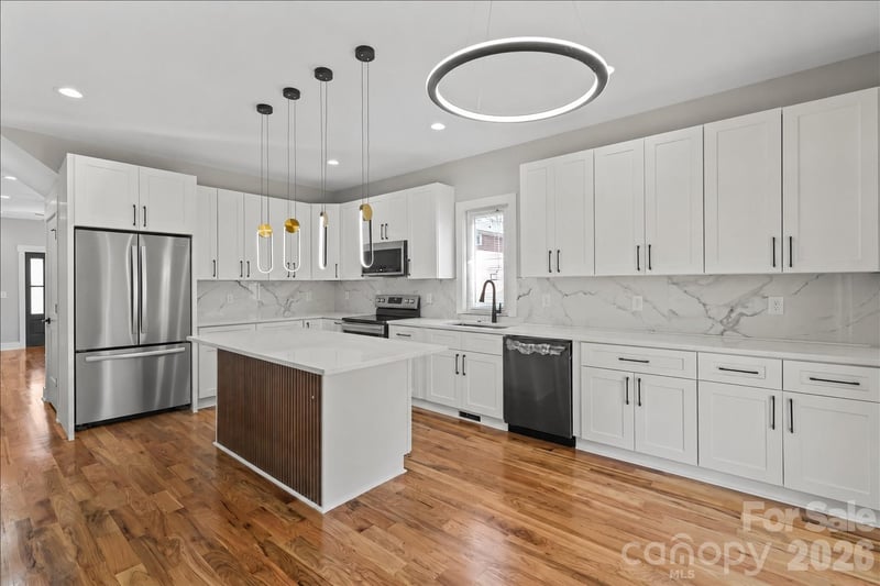 543 30th Ave NW, Hickory, NC 28601