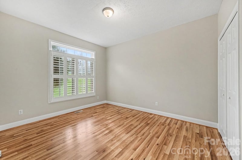 1703 Running Deer Dr NW, Conover, NC 28613