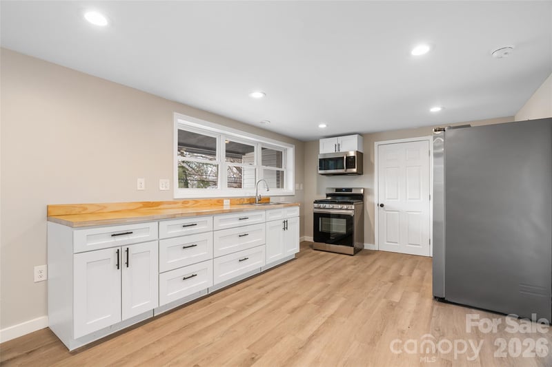 2383 Dutch Cove Rd, Canton, NC 28716