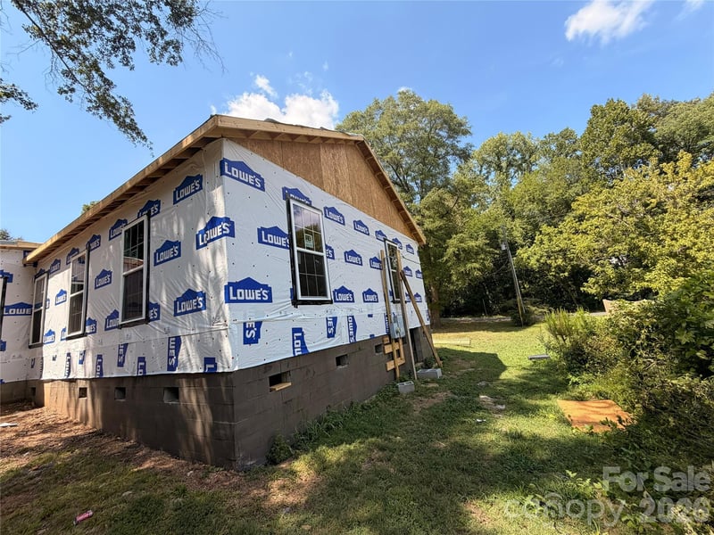 207 Mauney St, Mount Holly, NC 28120