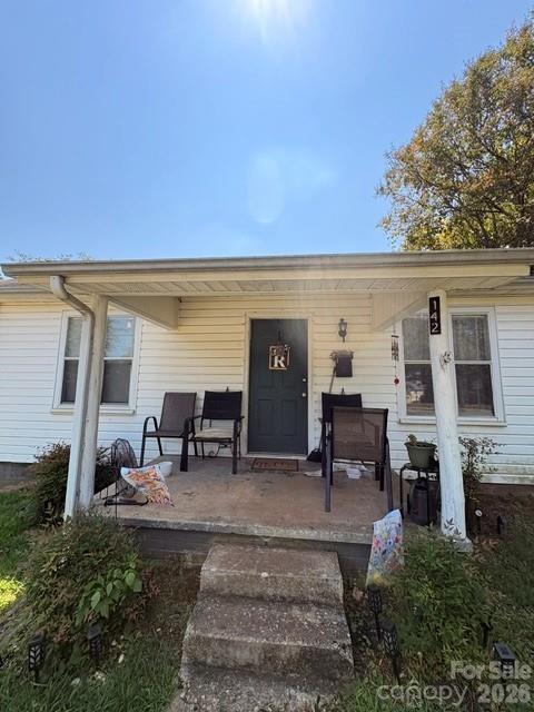 142 E Catawba Ave, Mount Holly, NC 28120
