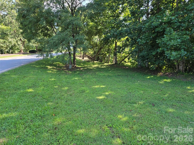 59 Summit Hill Rd, Hendersonville, NC 28791
