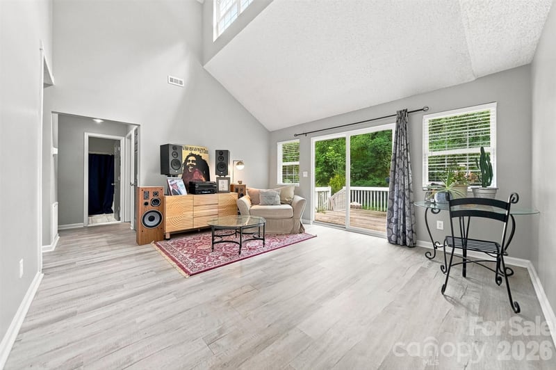 717 2nd Street Pl SW, Conover, NC 28613