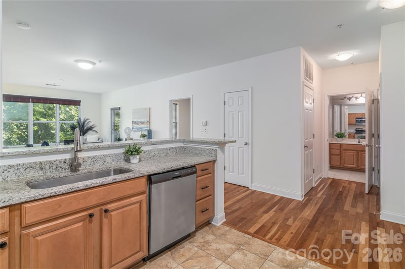 1000 E Woodlawn Rd #217, Charlotte, NC 28209