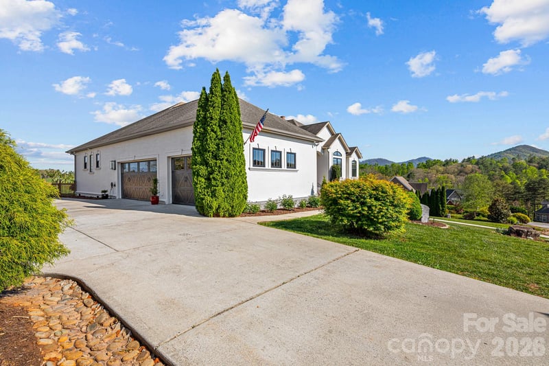 54 Mountain Shadows Dr, Leicester, NC 28748