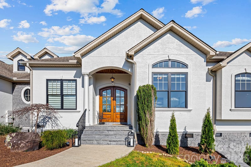 54 Mountain Shadows Dr, Leicester, NC 28748