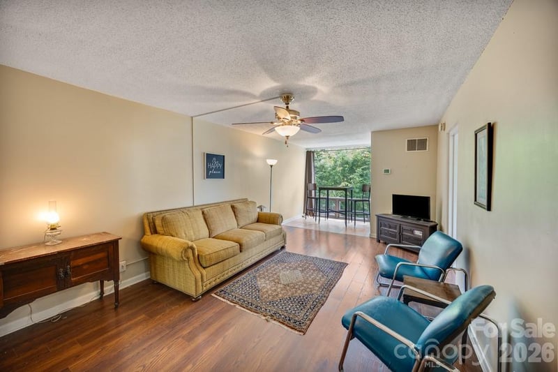 647 Town Mountain Rd #211, Asheville, NC 28804