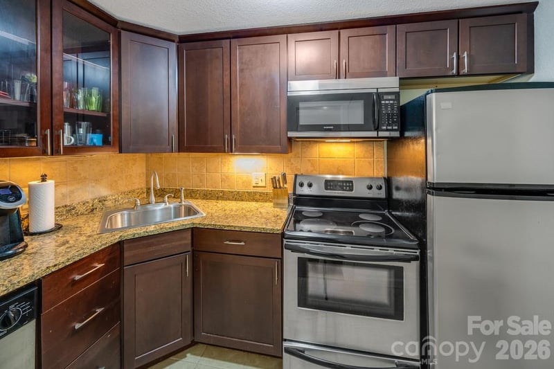 647 Town Mountain Rd #211, Asheville, NC 28804