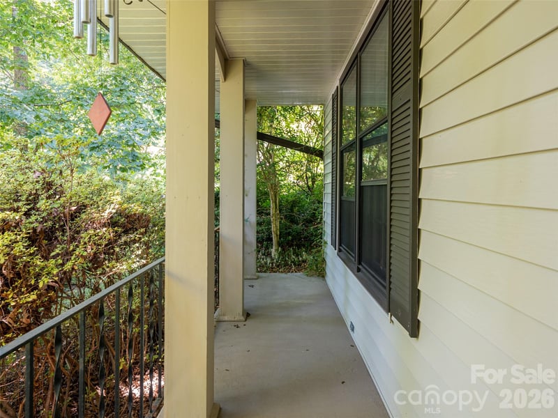 14 Forest Ridge Dr, Arden, NC 28704