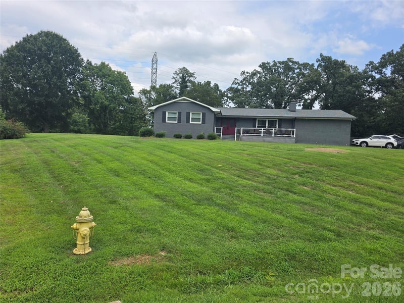 1900 W Laporte Dr, Charlotte, NC 28216