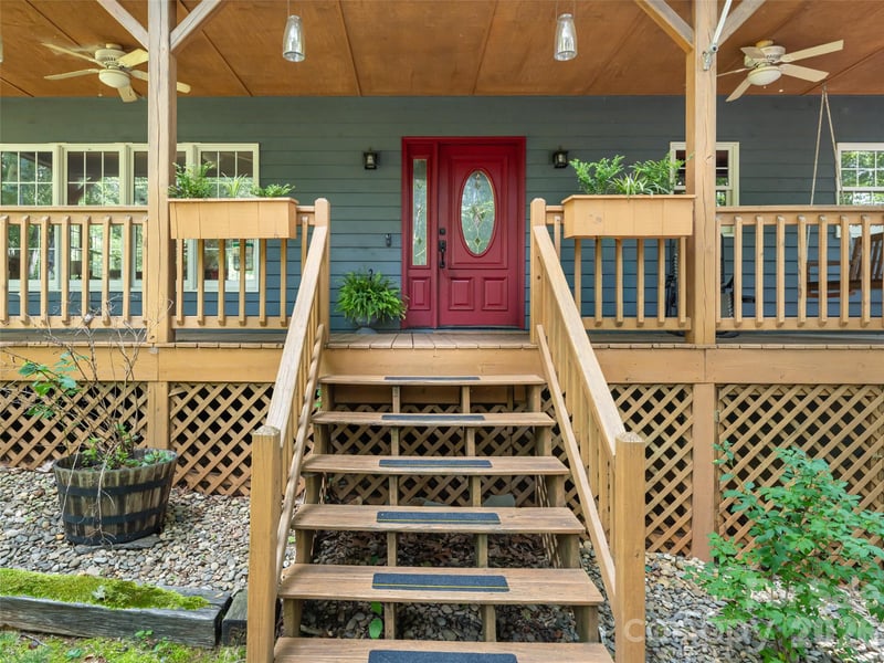 12 Howling Waite Rg, Candler, NC 28715