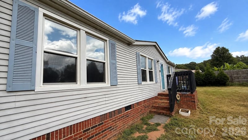 1868 Ellick Dr, Newton, NC 28658