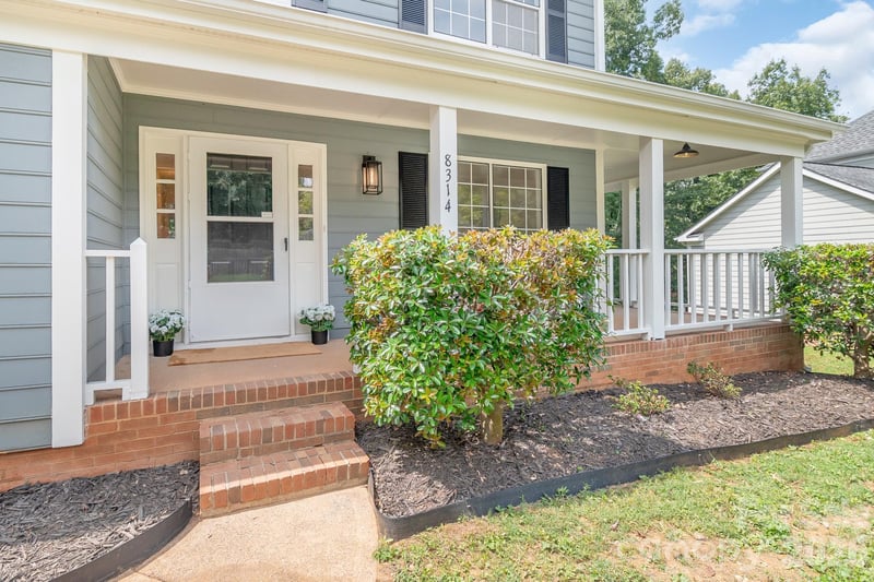 8314 David Lee Ln, Charlotte, NC 28227