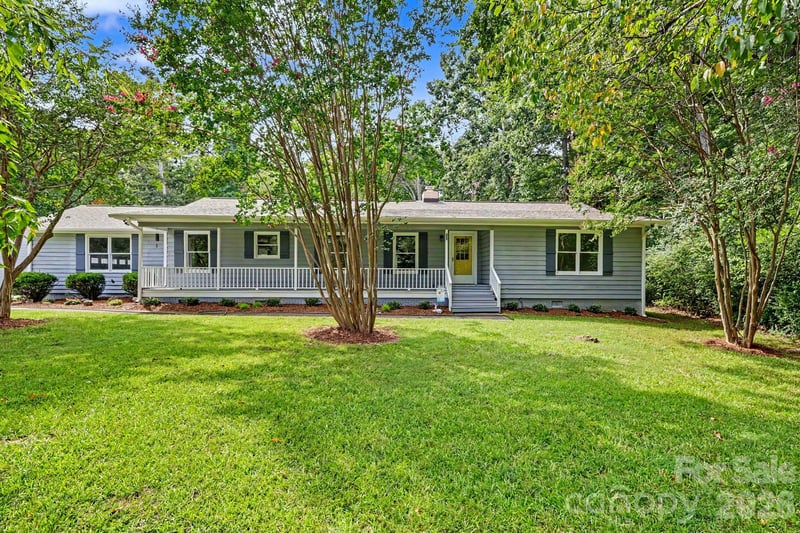 3201 Fairforest Dr, Matthews, NC 28104