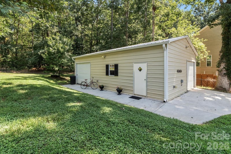 6168 Neptune Dr, Denver, NC 28037