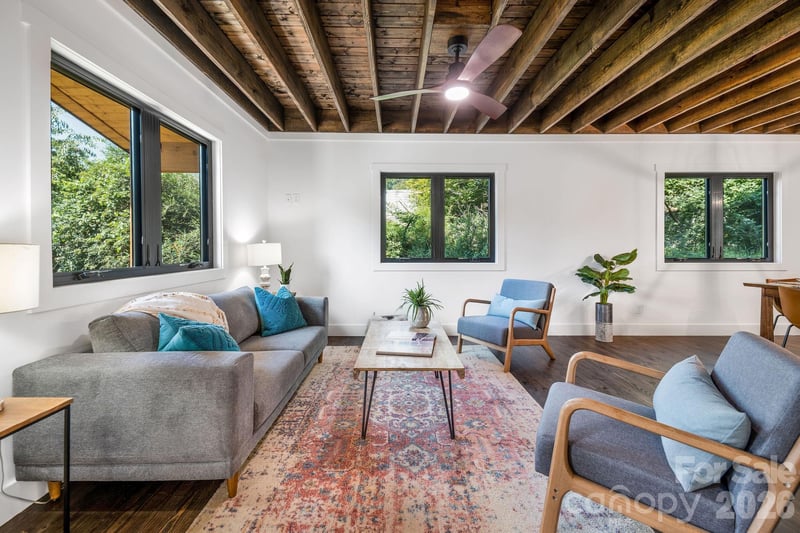 138 Shiloh Rd, Asheville, NC 28803