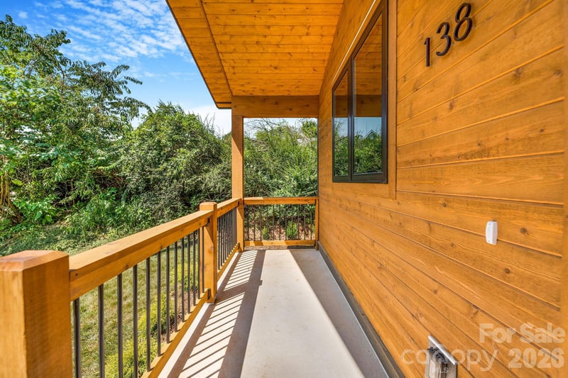 138 Shiloh Rd, Asheville, NC 28803