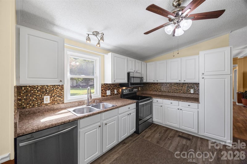 6215 Barclay Ln, Clover, SC 29710