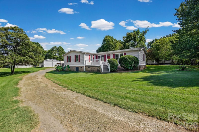 6215 Barclay Ln, Clover, SC 29710