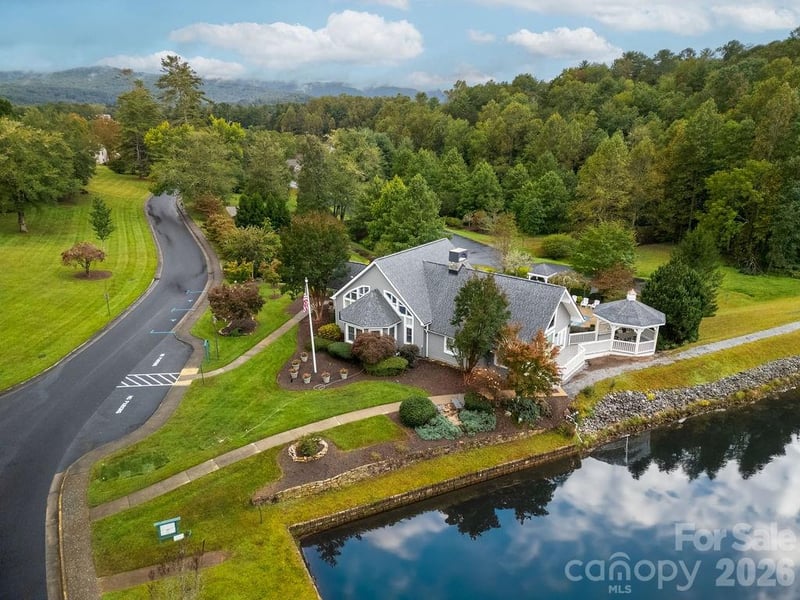 61 Autumn Glen Ct, Brevard, NC 28712