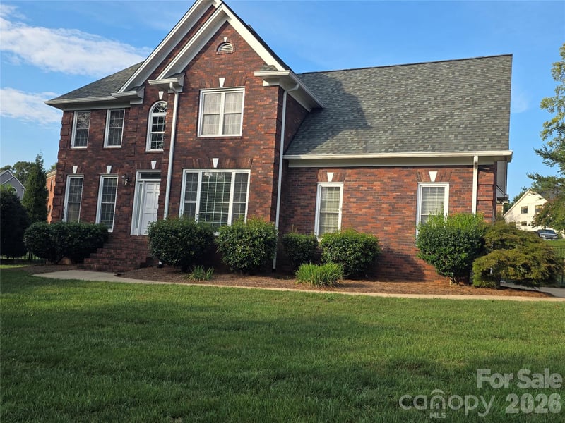 182 E Tattersall Dr, Statesville, NC 28677