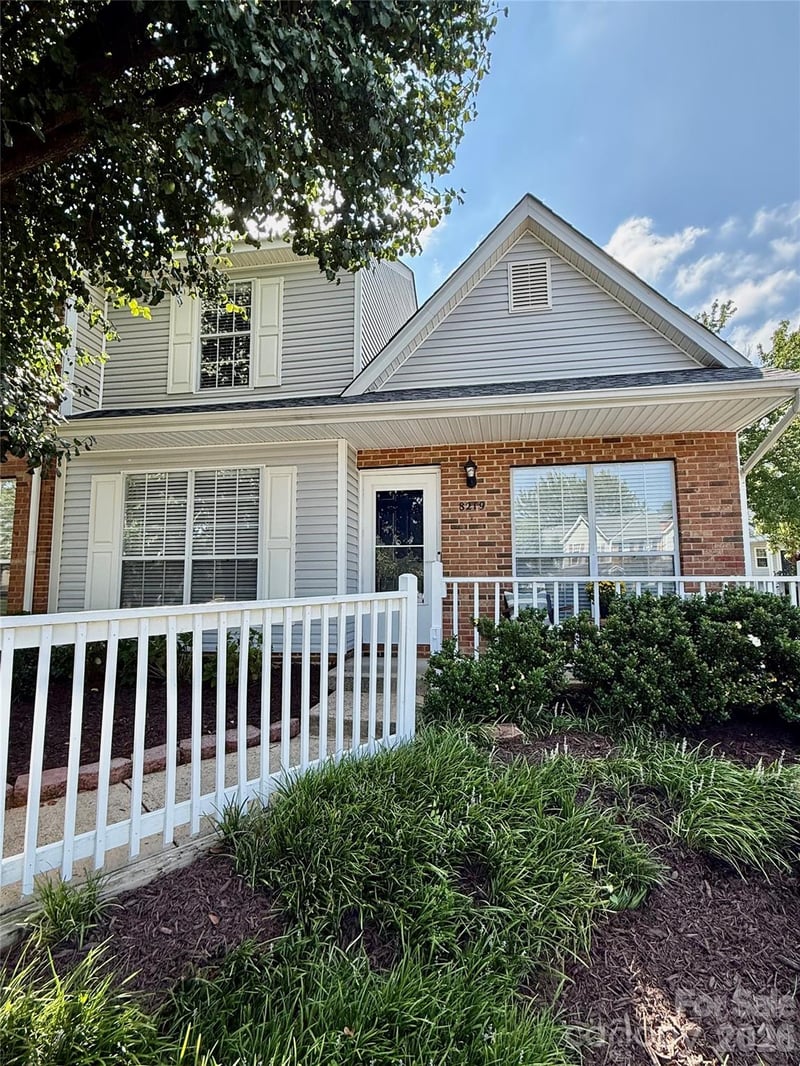 8219 Golf Ridge Dr, Charlotte, NC 28277