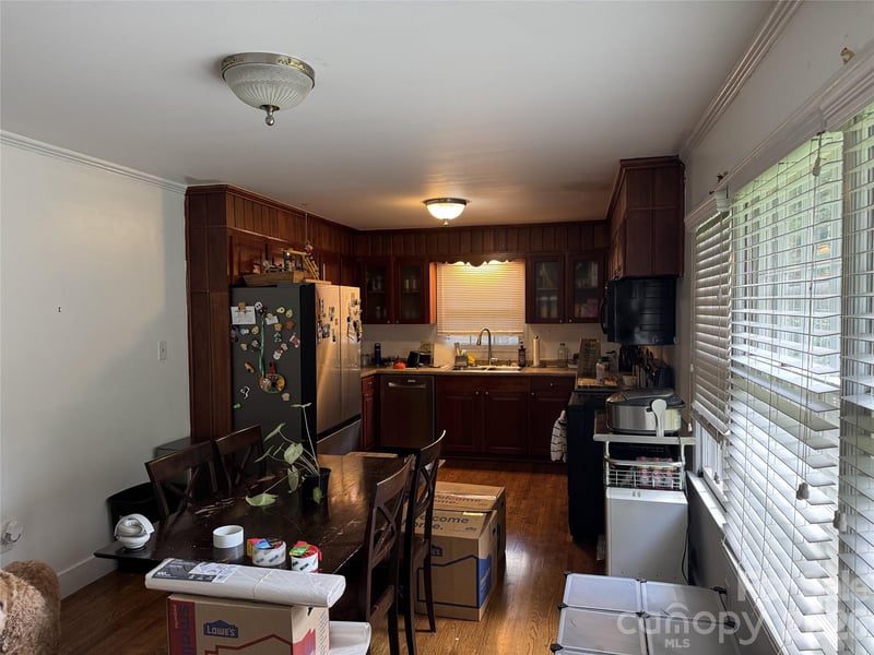 948 Heather Ln, Charlotte, NC 28209
