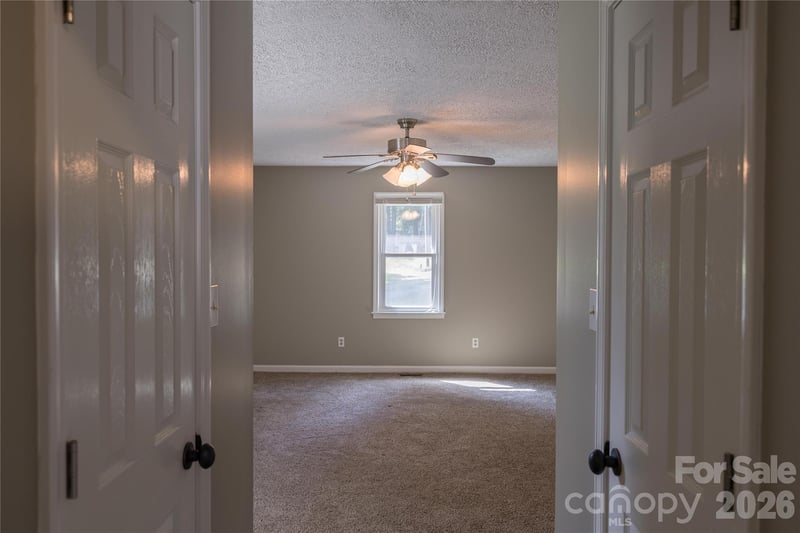 3910 English Oak Dr, Lincolnton, NC 28092