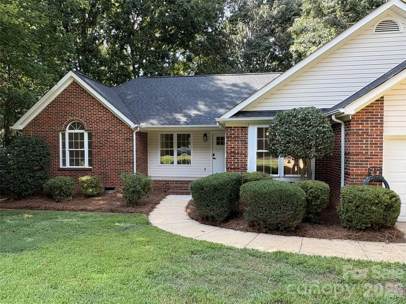 13800 Woody Point Rd, Charlotte, NC 28278