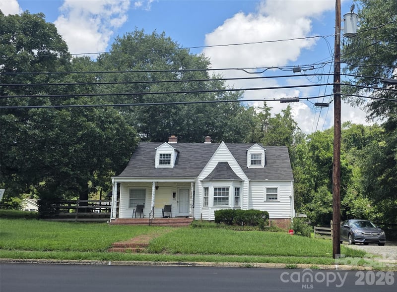 204 E Trade St, Dallas, NC 28034