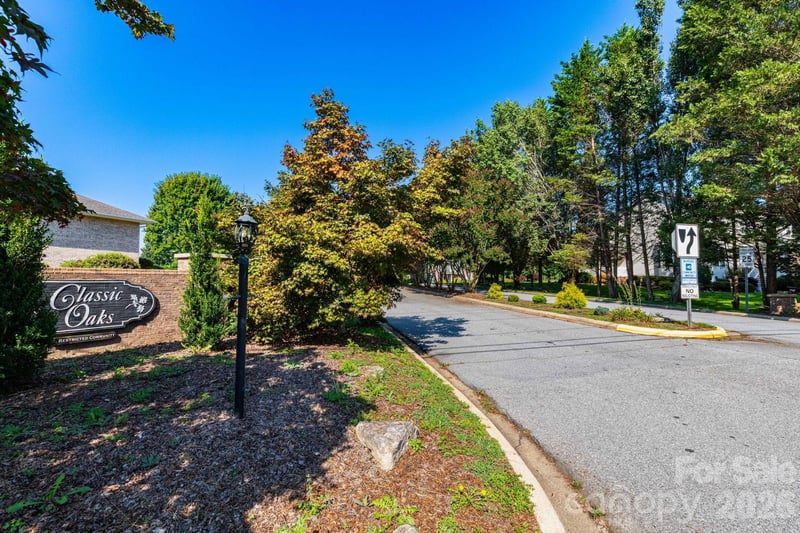 246 Classic Oaks Cir #10, Hendersonville, NC 28792