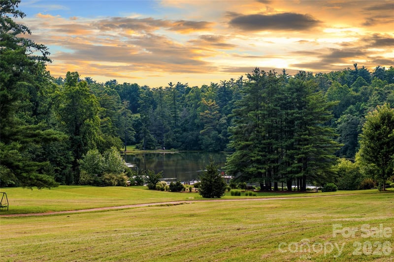 86 Lily Pad Ln, Flat Rock, NC 28731