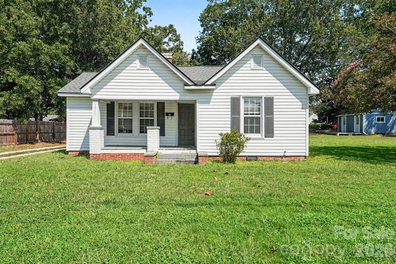1911 Central Dr, Kannapolis, NC 28083