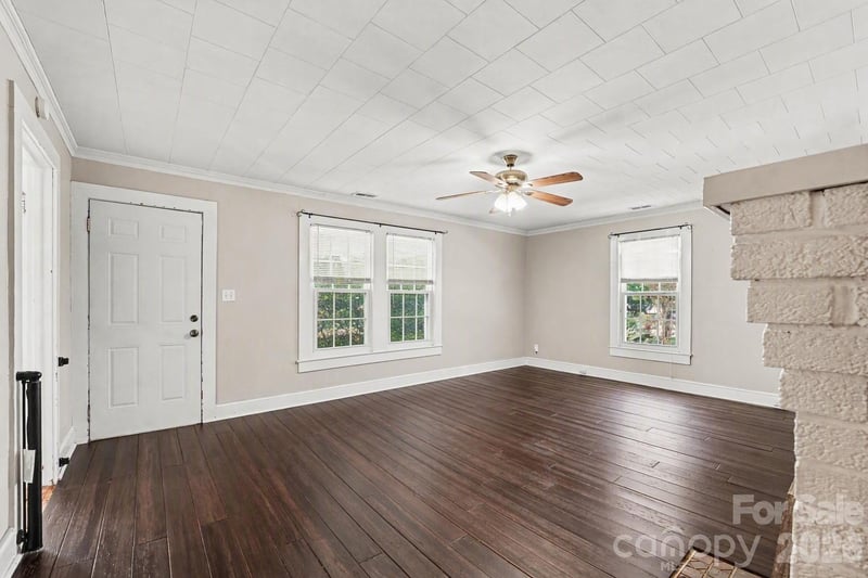 1911 Central Dr, Kannapolis, NC 28083