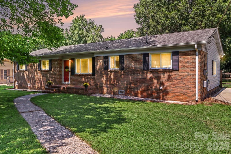 9909 Sunway Dr, Mint Hill, NC 28227