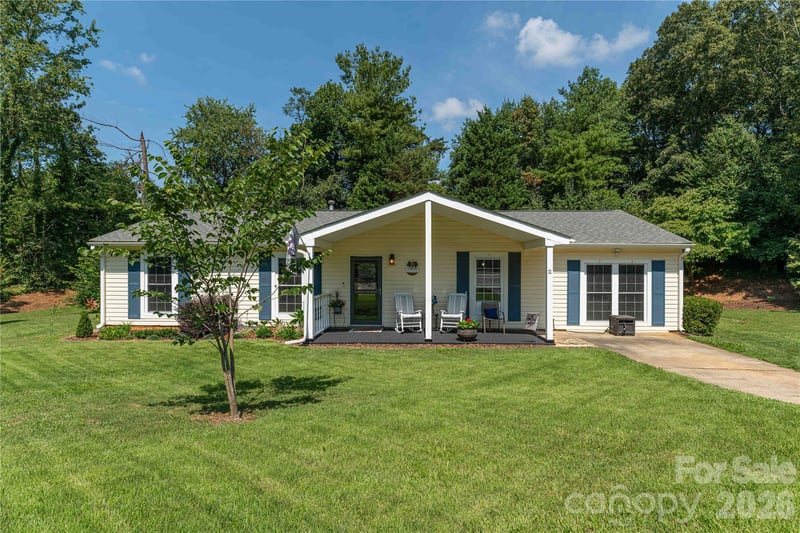 11 Crandon Ct, Asheville, NC 28804