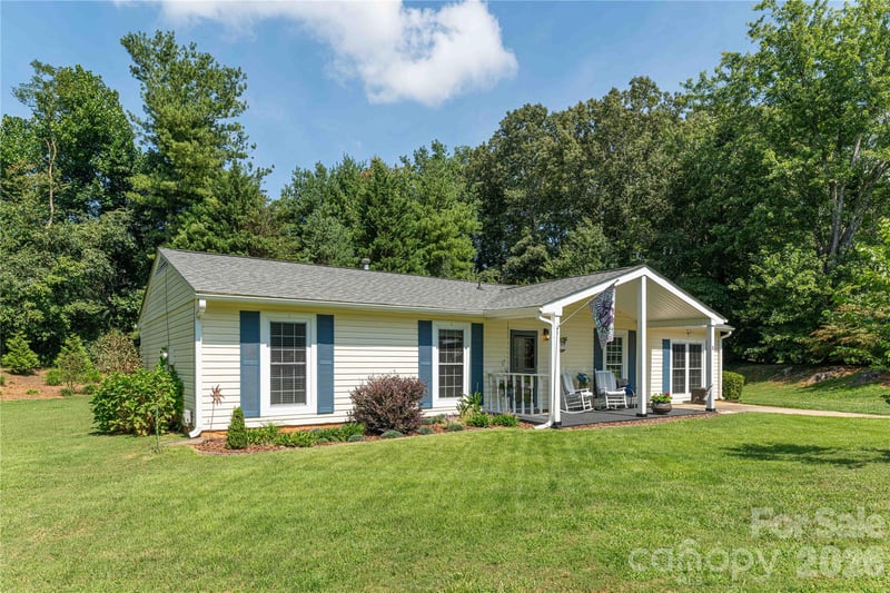 11 Crandon Ct, Asheville, NC 28804
